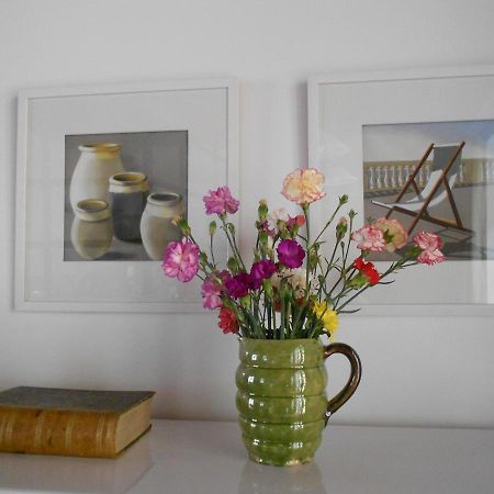 Bed and Breakfast Sous Le Neflier Nimes Exterior foto