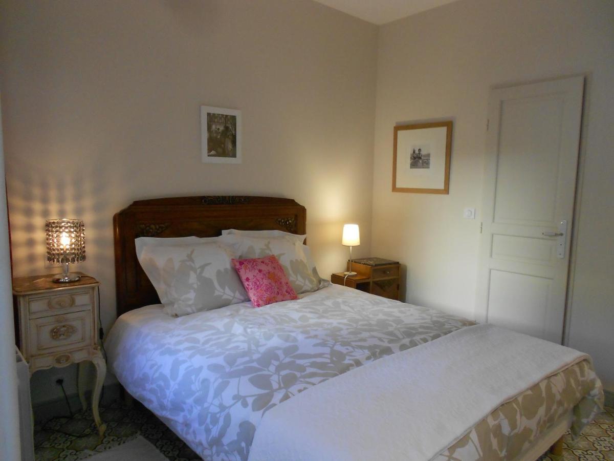 Bed and Breakfast Sous Le Neflier Nimes Exterior foto