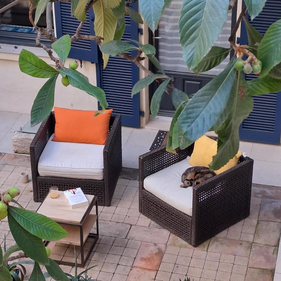 Bed and Breakfast Sous Le Neflier Nimes Exterior foto